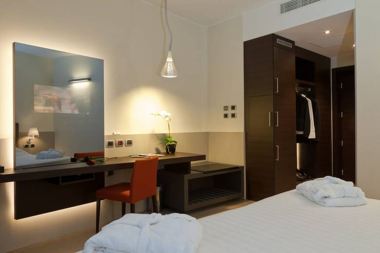 Hotel Rmh Modena Des Arts