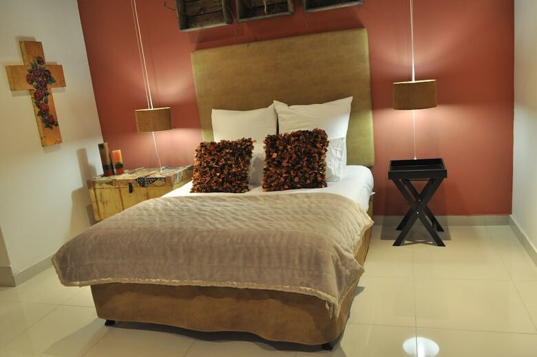 Bed & Breakfast House And Heart Guest House