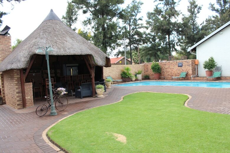 Bed & Breakfast House And Heart Guest House