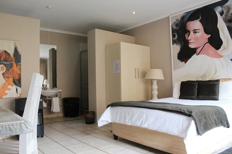 Bed & Breakfast House And Heart Guest House