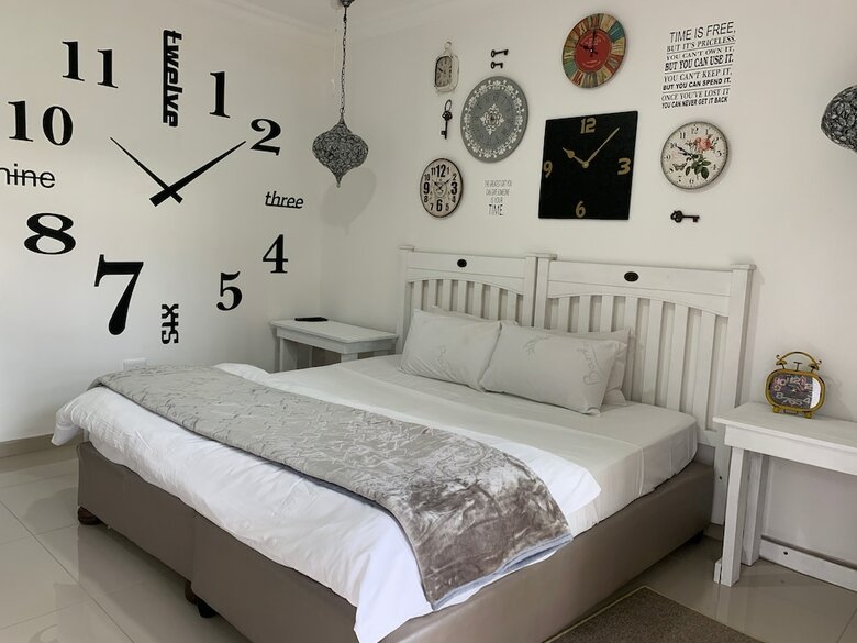 Bed & Breakfast House And Heart Guest House