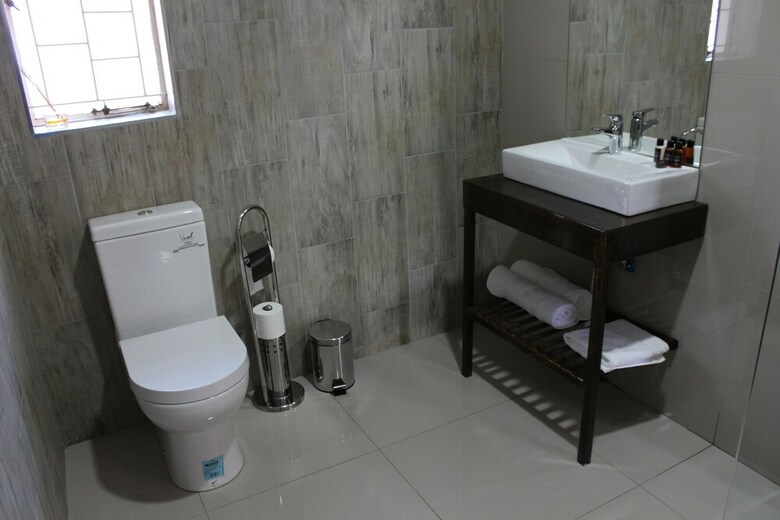 Bed & Breakfast House And Heart Guest House