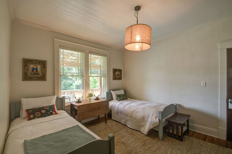 Belmont Blvd Bed And Breakfast