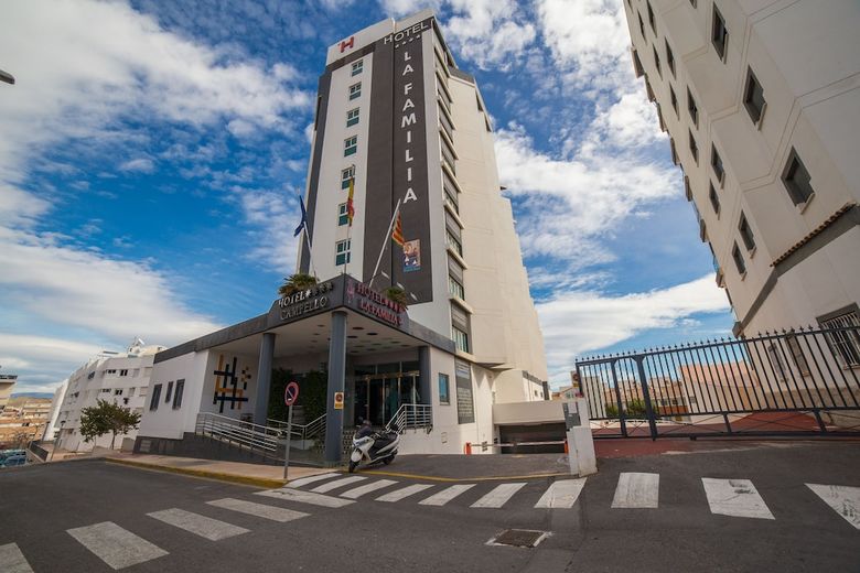 Hotel La Familia Gallo Rojo