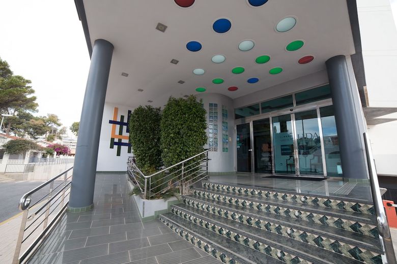 Hotel La Familia Gallo Rojo