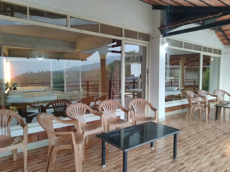 Hotel Eagle Eye Resorts