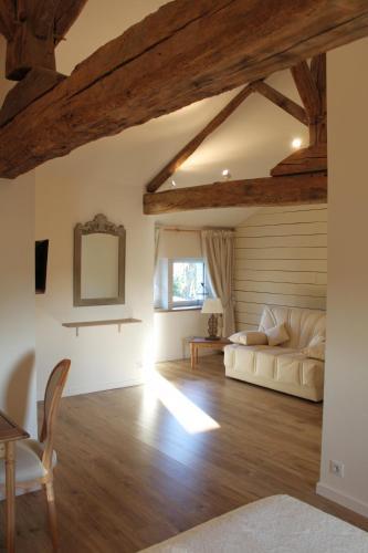 Bed & Breakfast Auberge De La Court D'aron