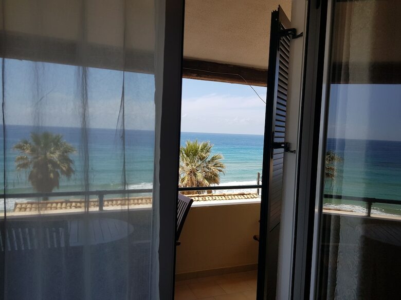 Apartamentos Menigosaa2g No59 2 Storey Maisonette Sea
