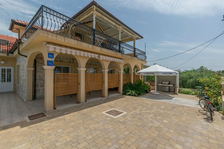 House Vila Rosales
