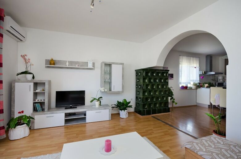 Apartment Milja