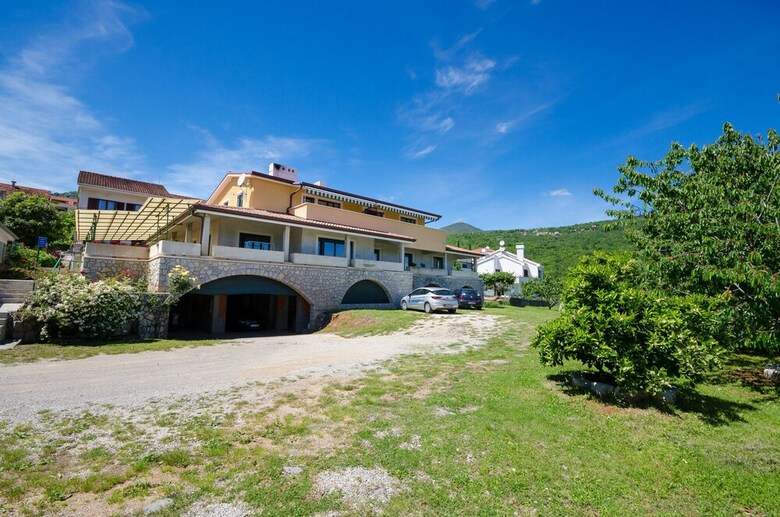 Apartments Biserka