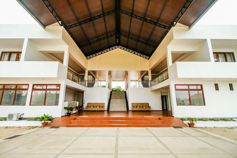 Hotel Capital O 266 The Wind Beach Resorts
