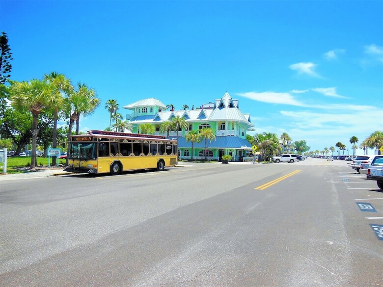 Tropical Beach Escape 3110