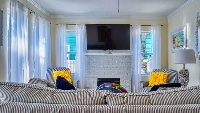 Tropical Beach Escape 3110