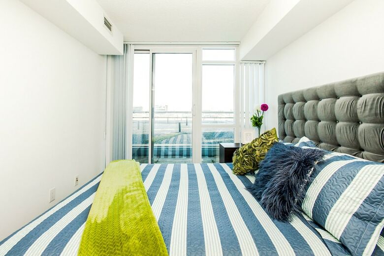Gorgeous Luxury Condos Near The Cn Tower