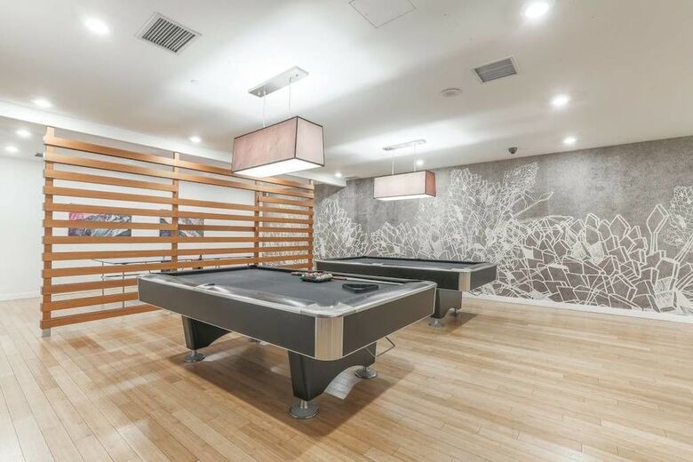 Gorgeous Luxury Condos Near The Cn Tower