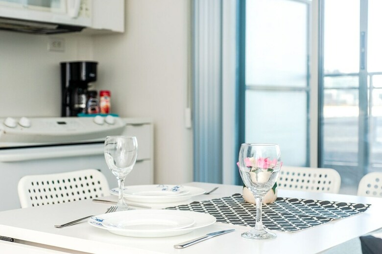 Gorgeous Luxury Condos Near The Cn Tower