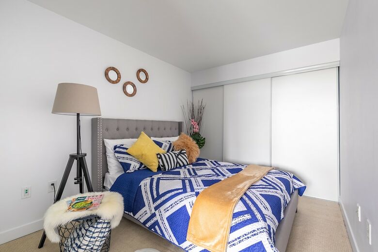 Gorgeous Luxury Condos Near The Cn Tower