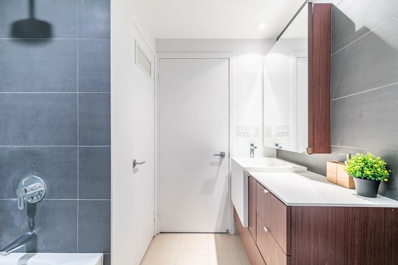 Gorgeous Luxury Condos Near The Cn Tower