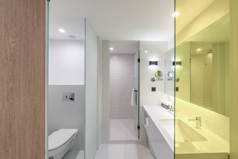 Rezen Sunbow Hotel