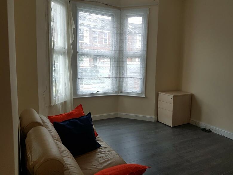 Convenient Catford Apartment