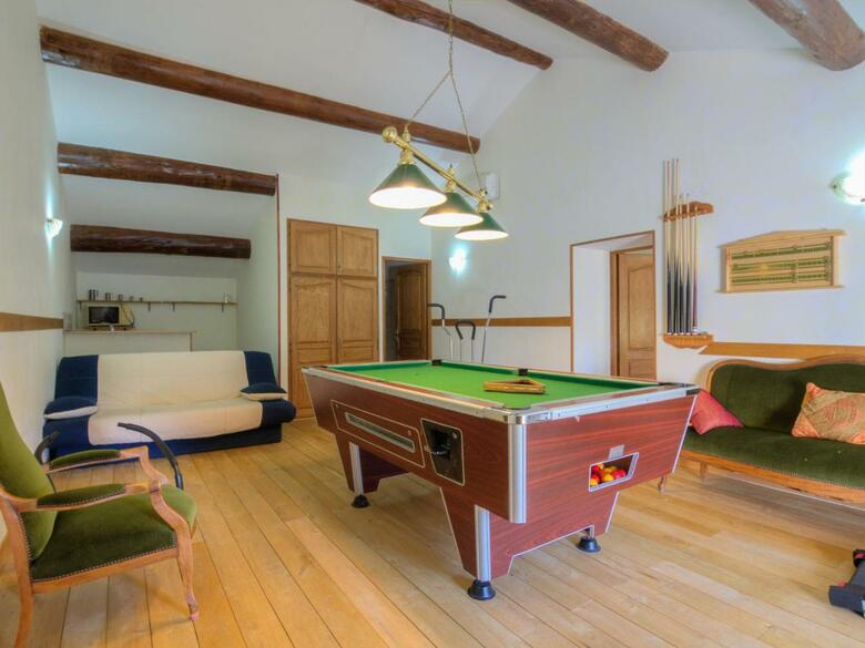 Holiday Home Mas de La Roque Althen Les Paluds