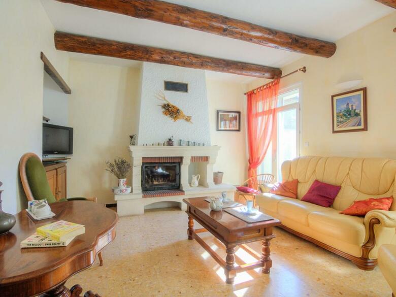 Holiday Home Mas de La Roque Althen Les Paluds