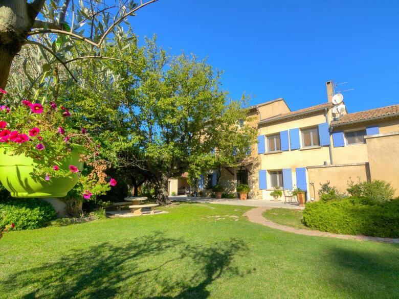 Holiday Home Mas de La Roque Althen Les Paluds