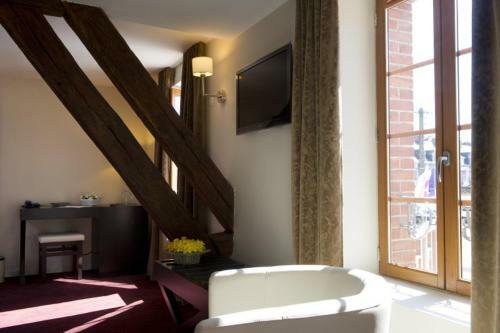 Hotel H�tel Burgevin