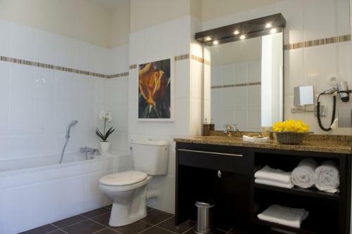 Hotel H�tel Burgevin