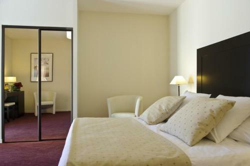 Hotel H�tel Burgevin