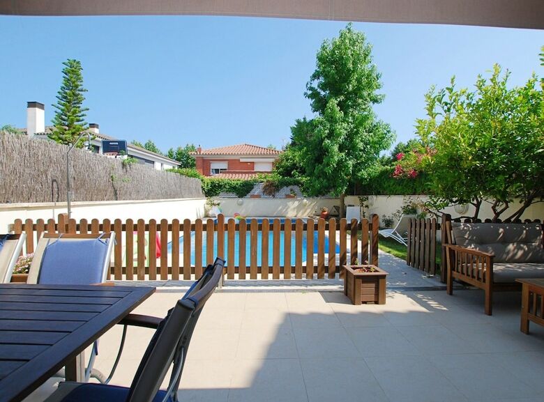 Villa Holidays House