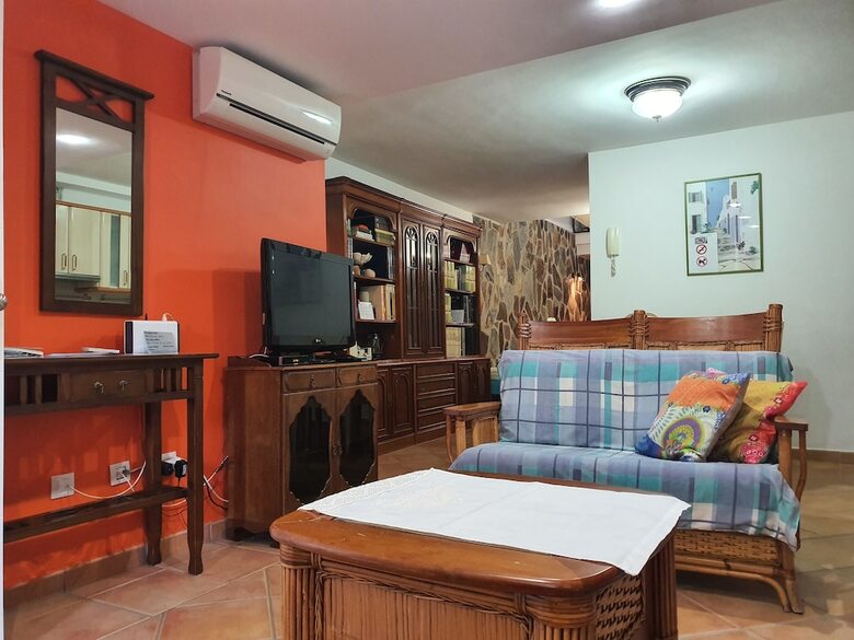 Apartamentos Paqui's Quiet Apt In Playa Ingles