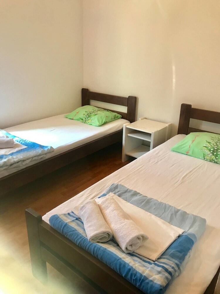 Apartments Ivanisevic
