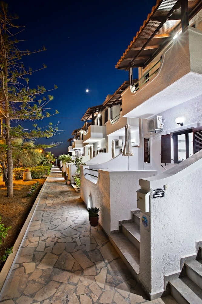 Apartamentos New Aurora Apts Studios