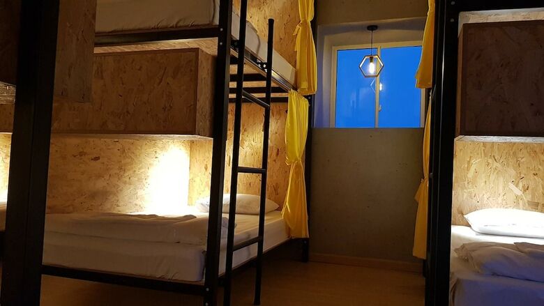 Hostal White House Hostel