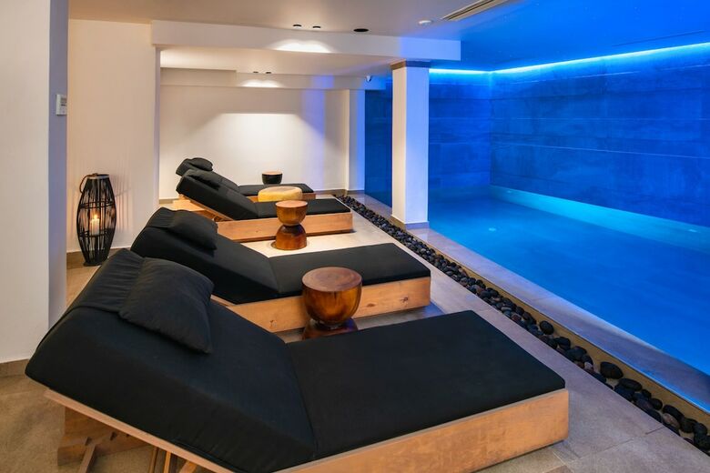 Hotel Uma Ray Suites