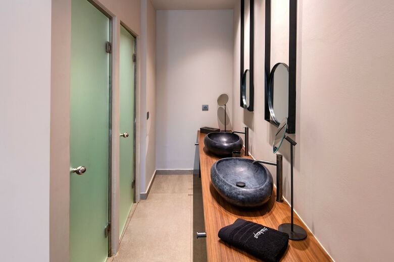 Hotel Uma Ray Suites