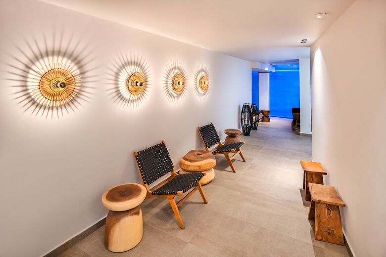 Hotel Uma Ray Suites
