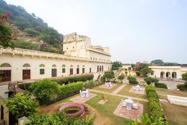 Hotel Bara Bungalow Kalwar, Jaipur - A Rosakue Collection