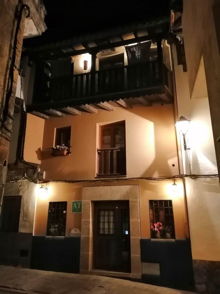 Apartamentos El Sotanillo