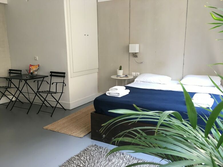 Bed & Breakfast 10 Petraki