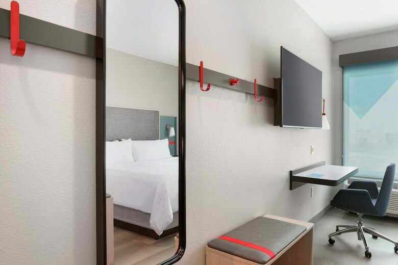 Avid Hotel Yukon