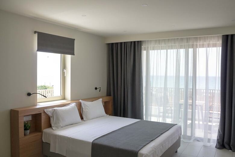 Aparthotel Kyma Suites