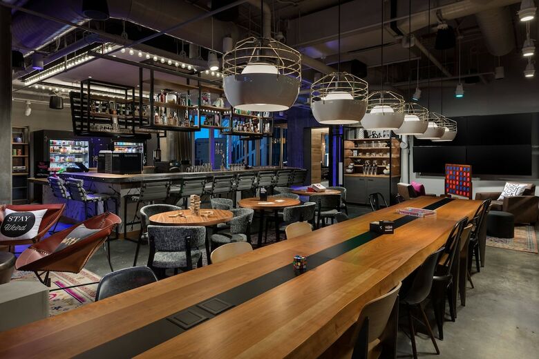 Hotel Moxy Boston Downtown
