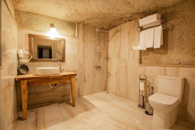 Saddle Cave Hotel