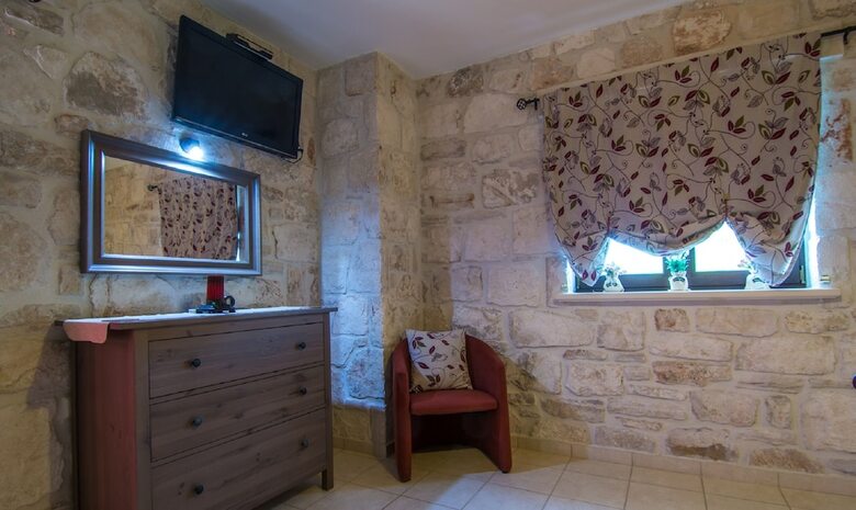 Olive Luxury Stone Villas