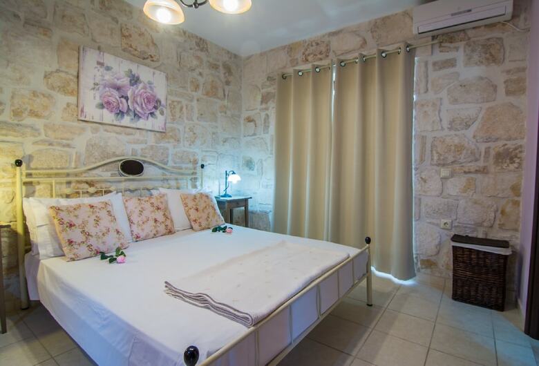Olive Luxury Stone Villas