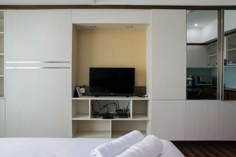 City View Studio Apartment At Tamansari La Grande