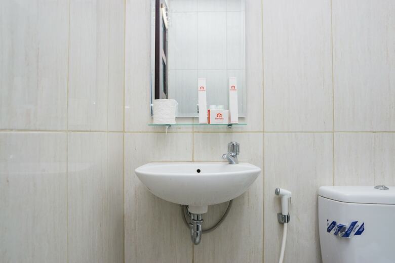 City View Studio Apartment At Tamansari La Grande